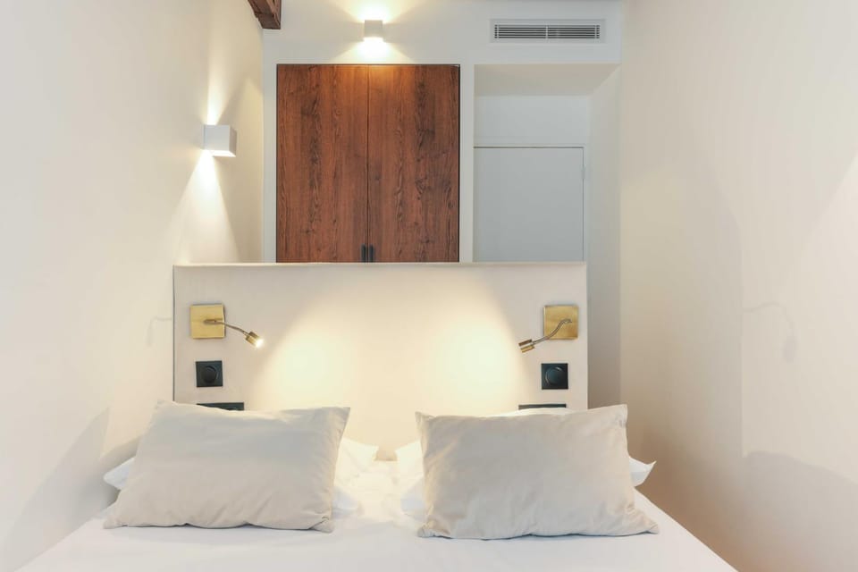 Bed, Bedroom