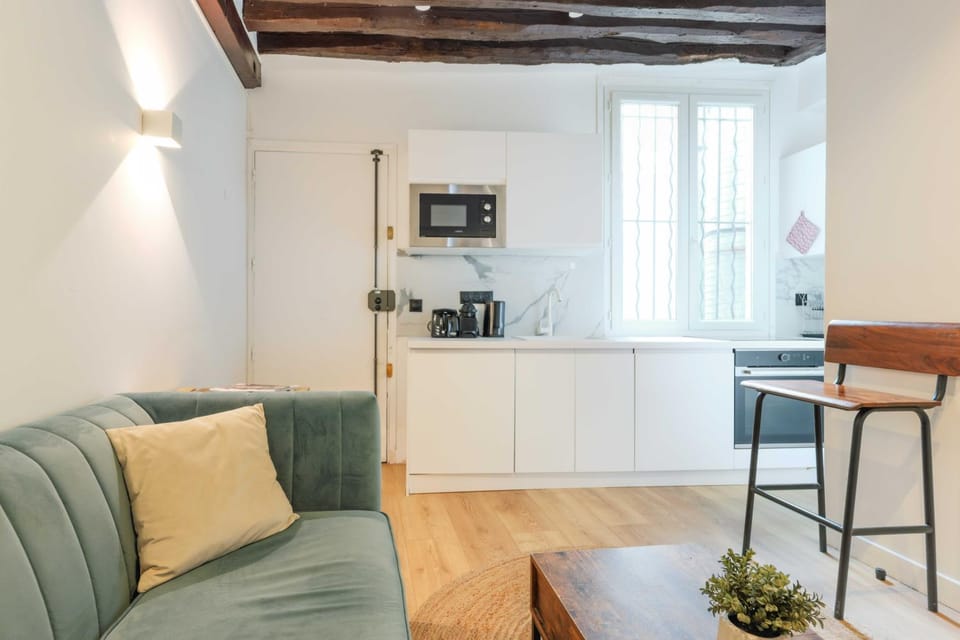 Kitchen or kitchenette, Living room