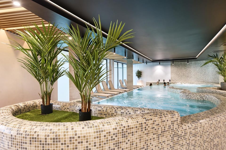 Pool view, Swimming pool