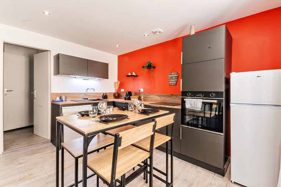 Meals, microwave, oven, stove, kitchen