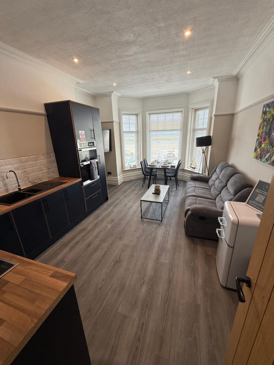 Stunning 2 Bedroom Ground Floor Sea View Apartment Apartment in Rhôs-on-Sea