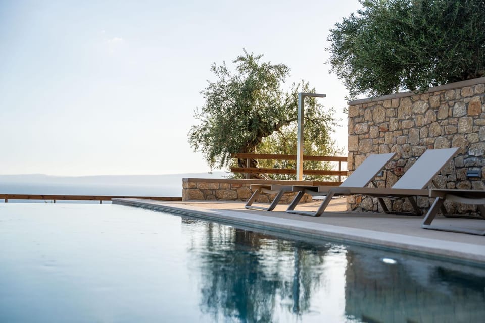 Sea view, Swimming pool, sunbed