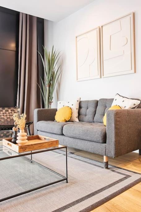 Gran Via Style Apartment in Centro
