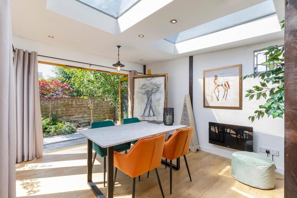 Living room, Dining area