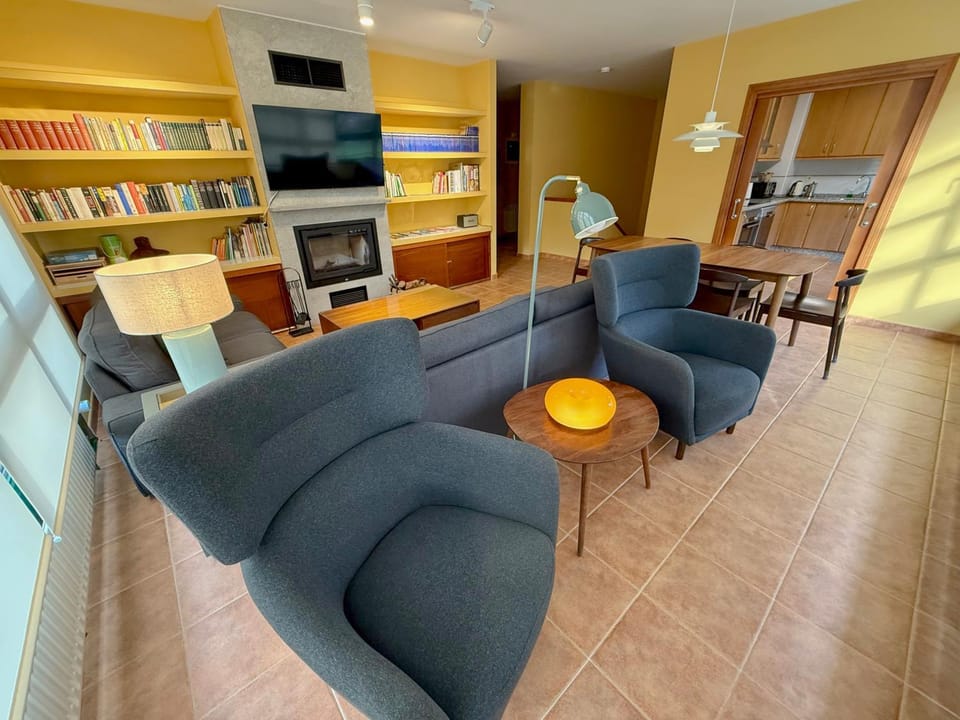 Communal lounge/ TV room, Living room, Lounge or bar