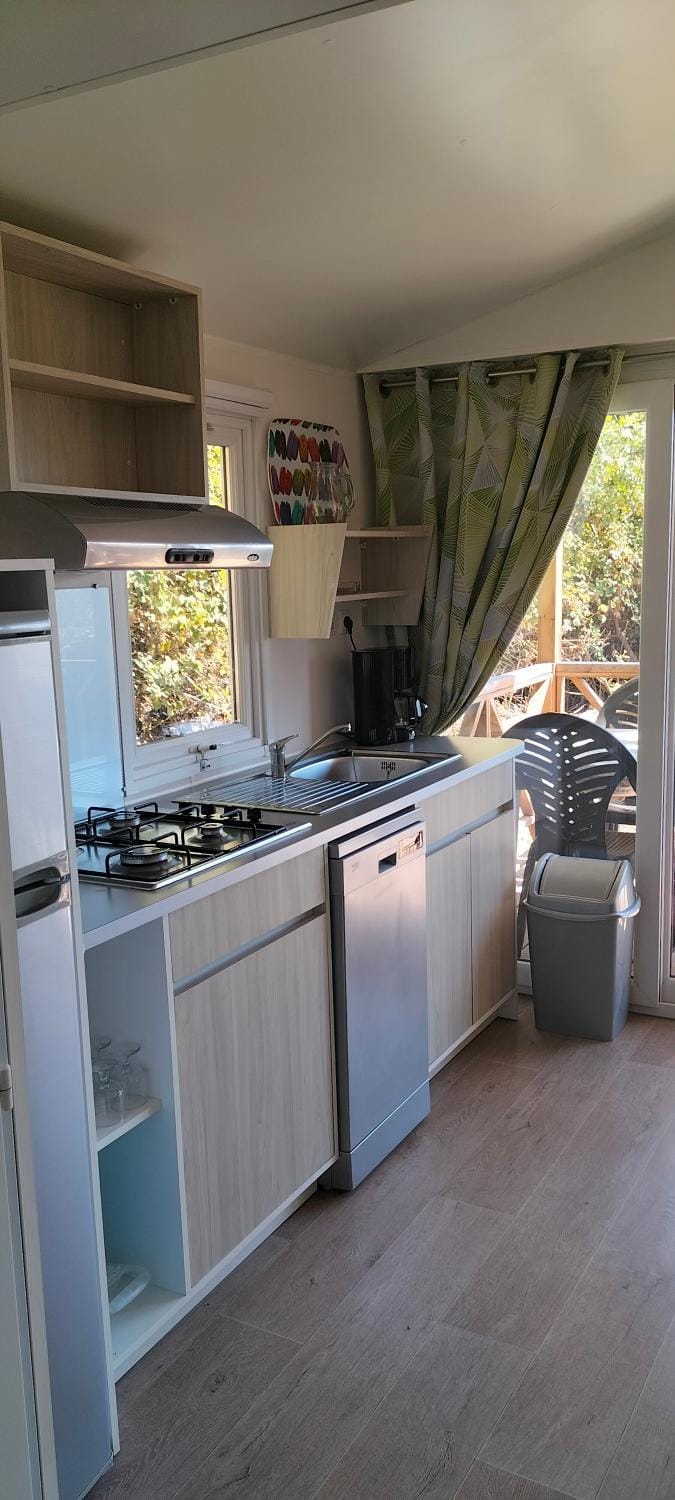 Kitchen or kitchenette, kitchen