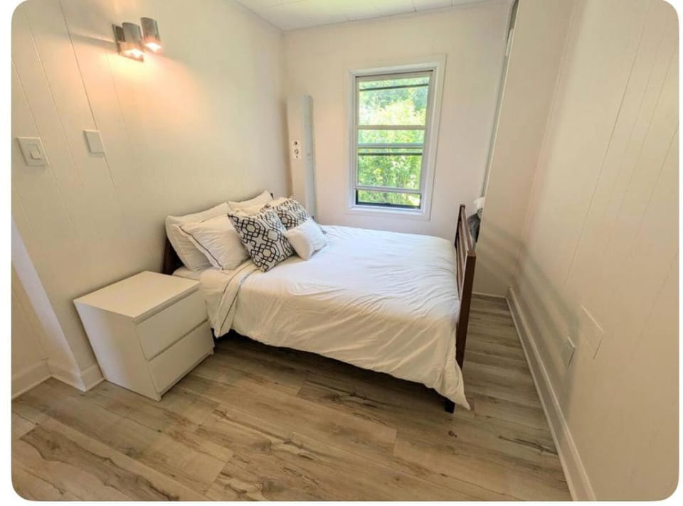 Cottage on Private Beach House in Tiny