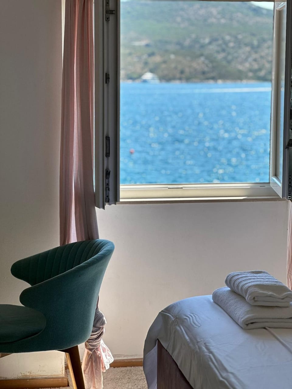 Beach House Nono House in Dubrovnik-Neretva County