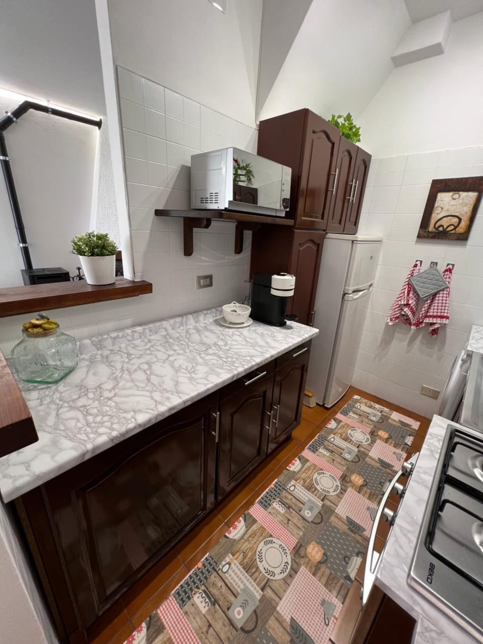 Kitchen or kitchenette