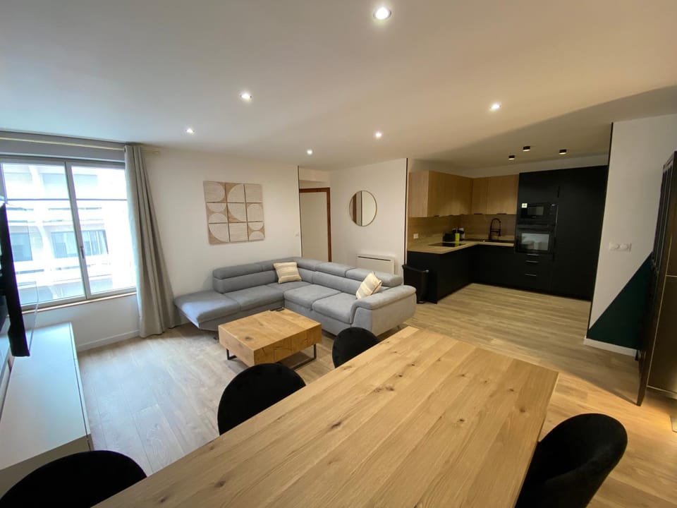 Madonna Élégance, proche sanctuaire, 95m2 Apartment in Lourdes