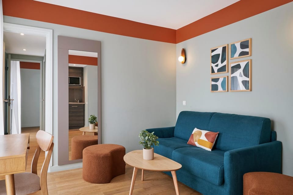 Living room, Seating area