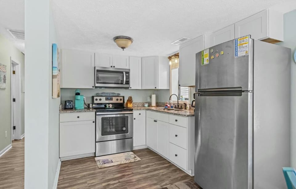 1802A Ocean Lakes Pet Friendly Golf Cart Included-Beach Bum House in Surfside Beach