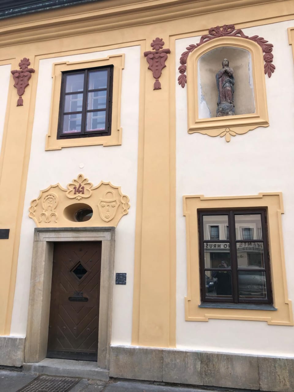 Facade/entrance