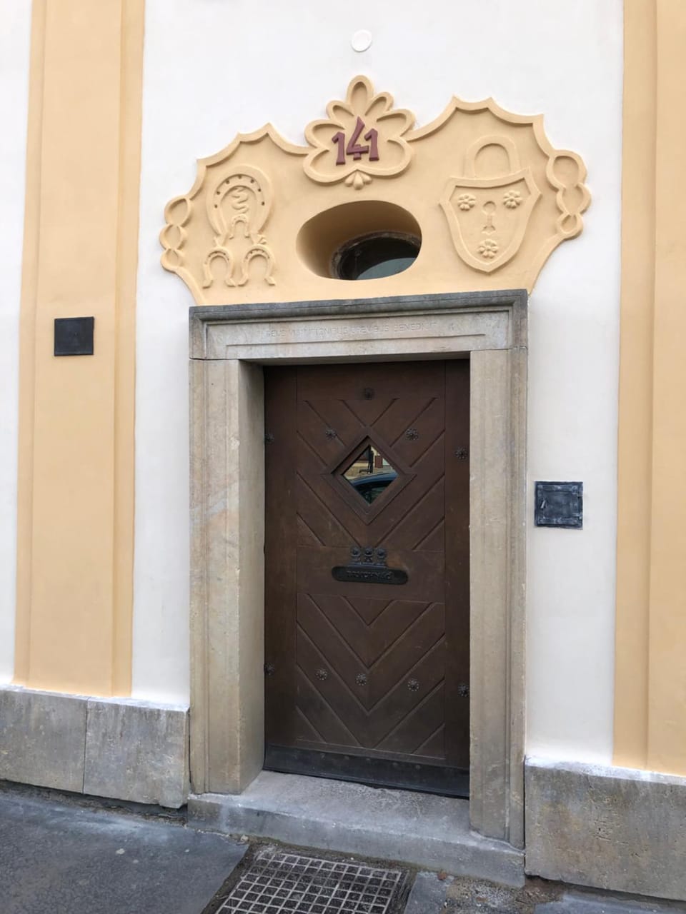 Facade/entrance