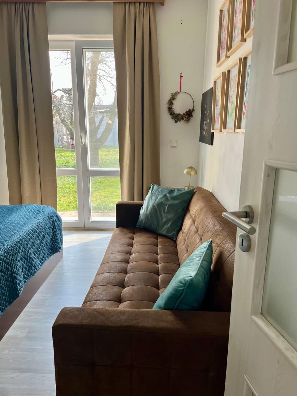 Seating area, Bedroom