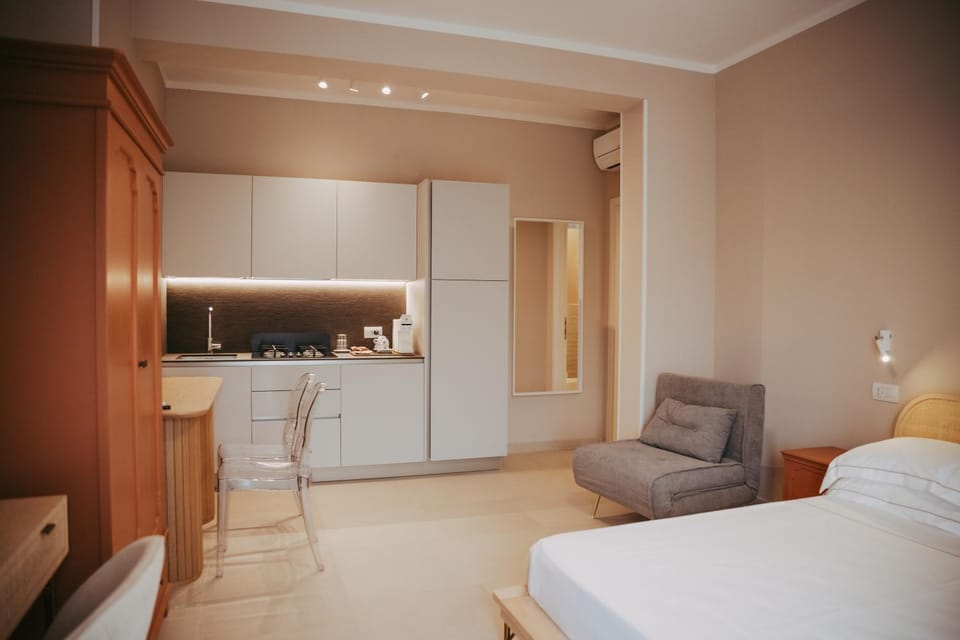Kitchen or kitchenette, Bedroom, kitchen