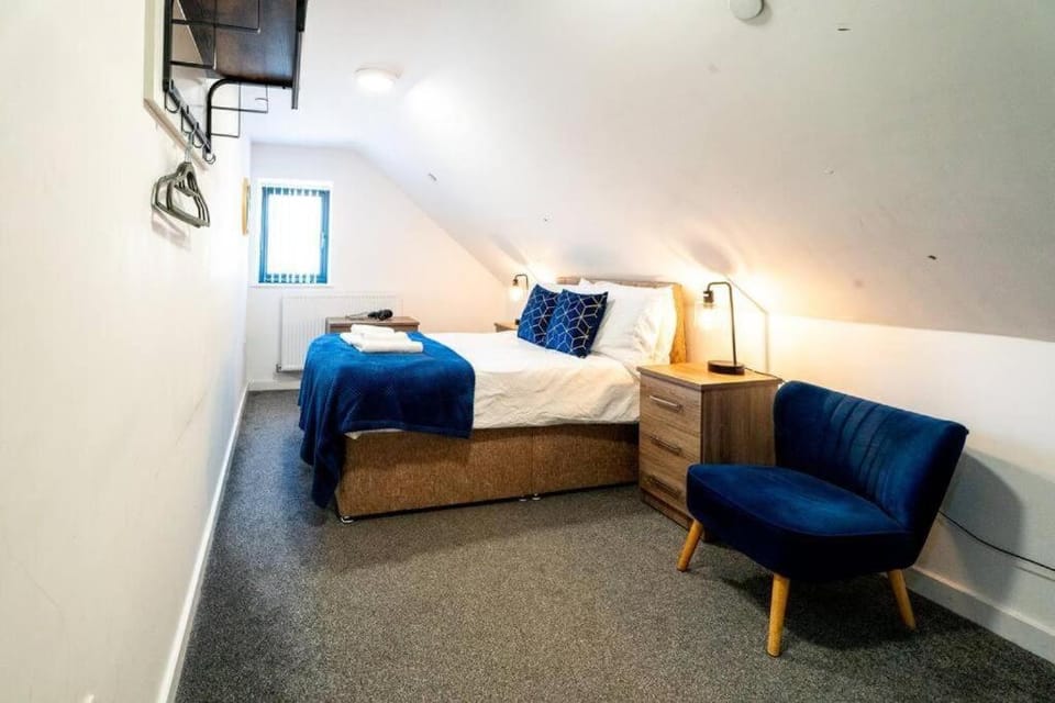 Bed, Photo of the whole room, Bedroom