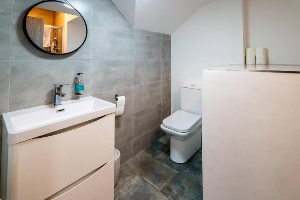 Toilet, Bathroom