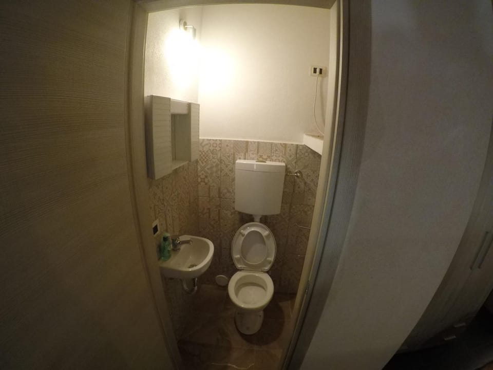 Toilet, Bathroom