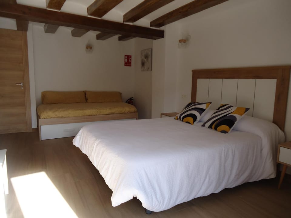 Bed, Photo of the whole room