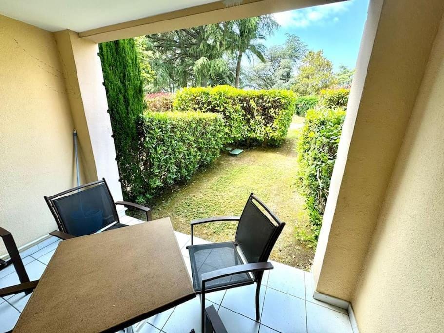 4 people with Pool Tennis Parking air cond Apartment in Cannes