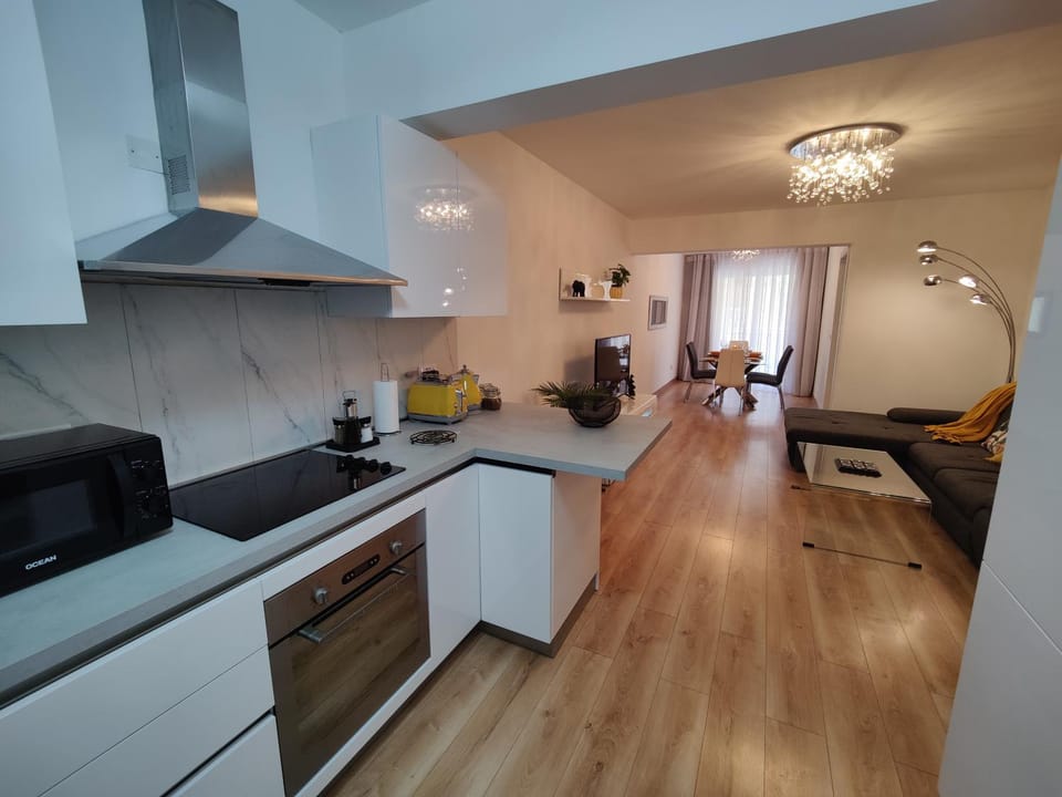 Kitchen or kitchenette, Living room, Dining area