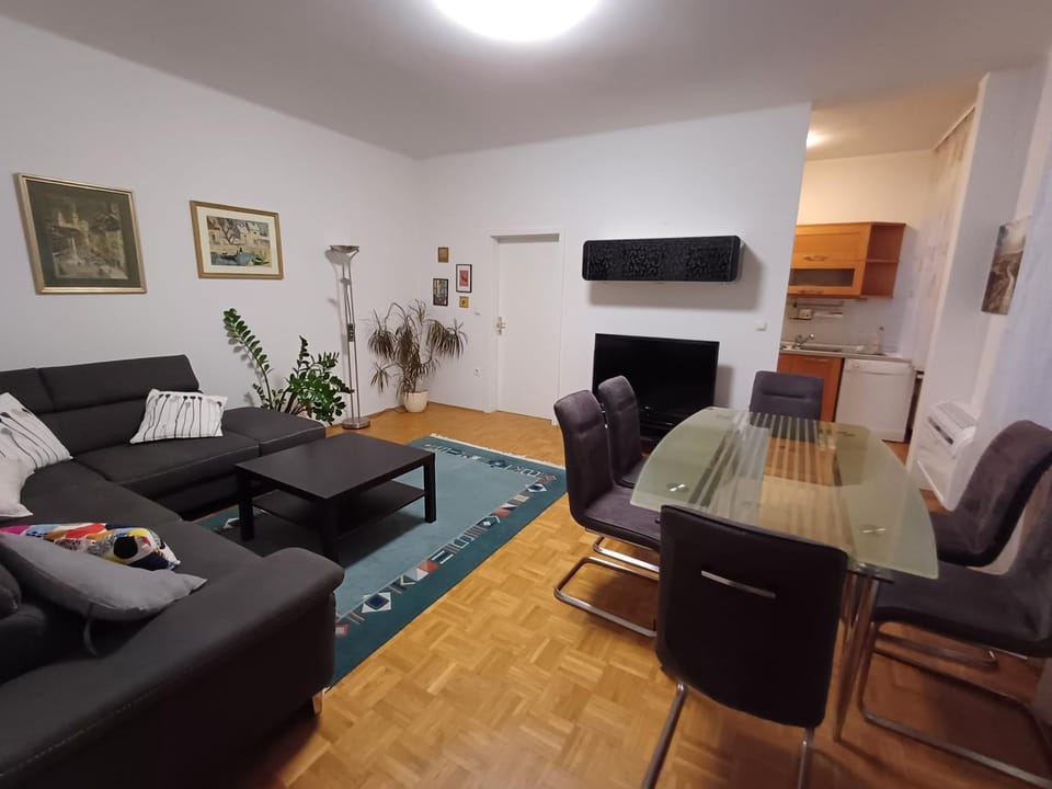 City Center Apartment Gustin Apartment in Slovenia