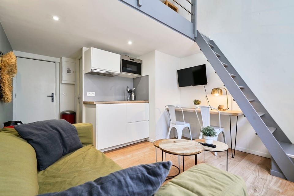 Lille Beaux Arts : studio équipé en mezzanine Apartment in Lille