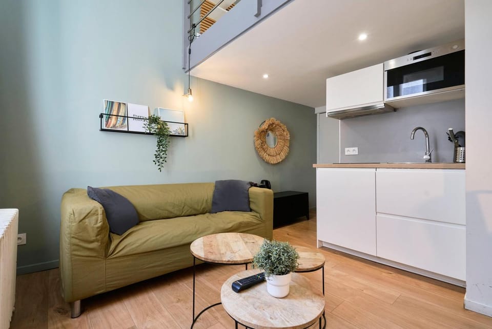 Lille Beaux Arts : studio équipé en mezzanine Apartment in Lille