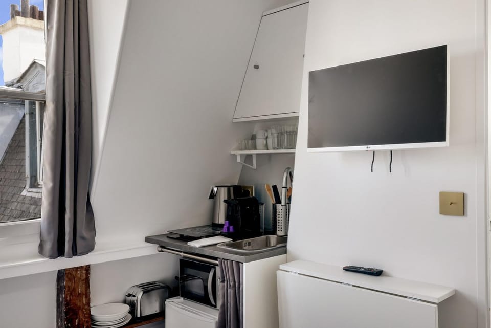 Paris Marais Rosiers Apartment in Paris