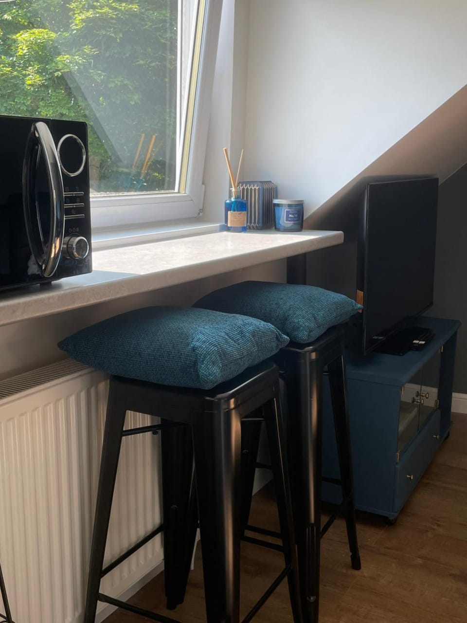 View (from property/room), Living room, Business facilities, Seating area, Dining area