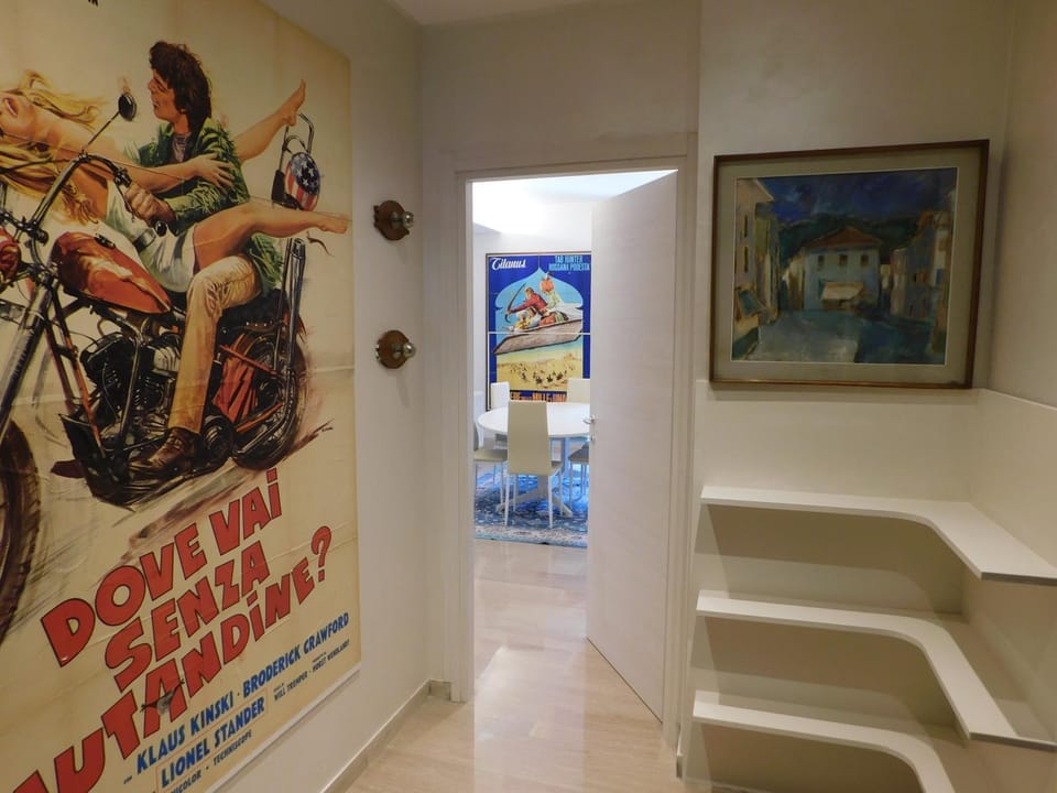 Living room, Decorative detail, Seating area