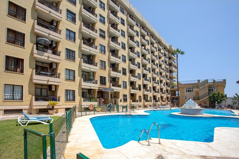 Property building, Pool view, Swimming pool