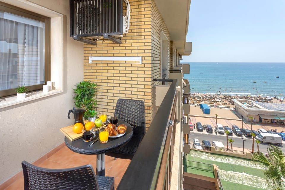 Property building, View (from property/room), Balcony/Terrace, Dining area, Beach, Sea view