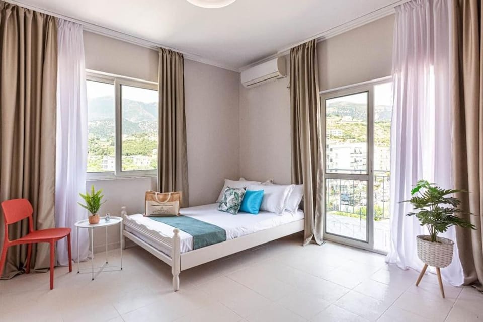 Himara City 33 - Central, Beach Access Apartment in Vlorë County, Albania