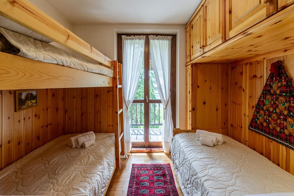 MAISON CLAUDE - Relax e verde in un'oasi di pace - COUR 0247 Apartment in Courmayeur