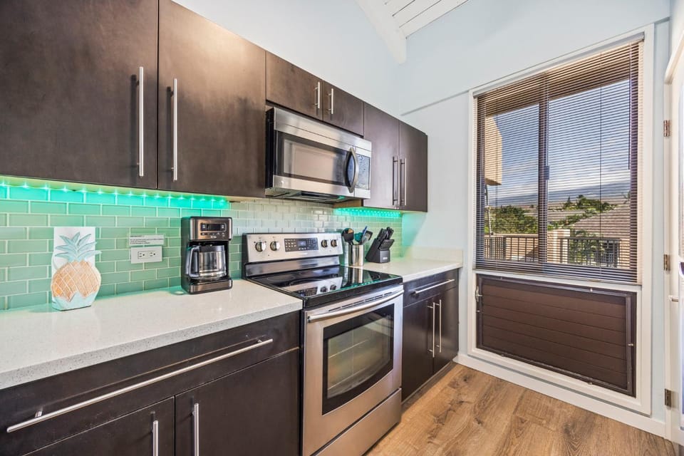 New Bathrooms! Spectacular Penthouse at Oceanview House in Kamaole