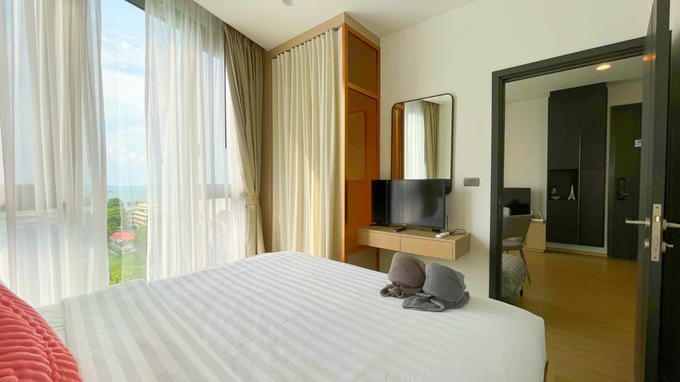 TV and multimedia, Photo of the whole room, Bedroom