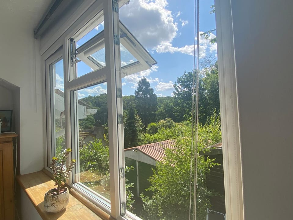 Quiet New Forest attic room den Vacation rental in Burley