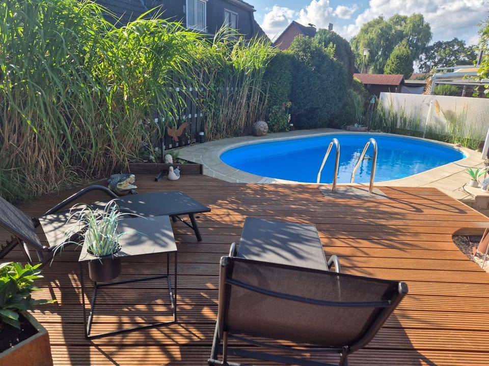 Garden, Balcony/Terrace, Swimming pool, sunbed