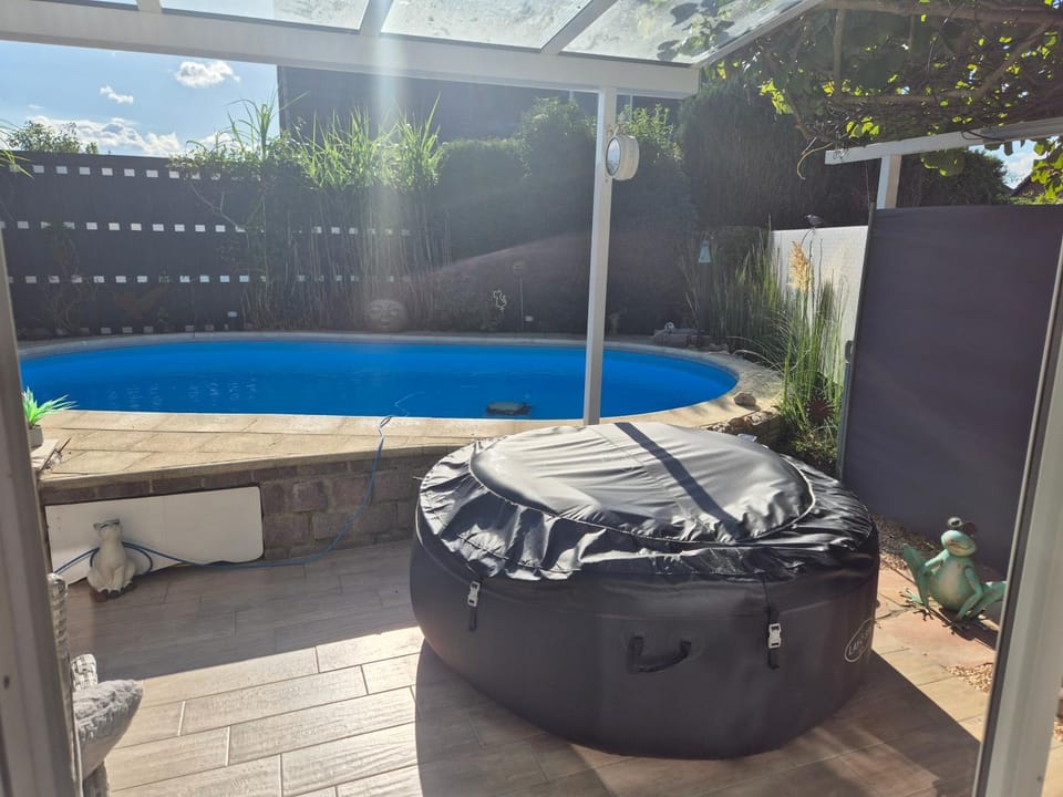Garden, Hot Tub, Balcony/Terrace, Garden view, Pool view, Swimming pool