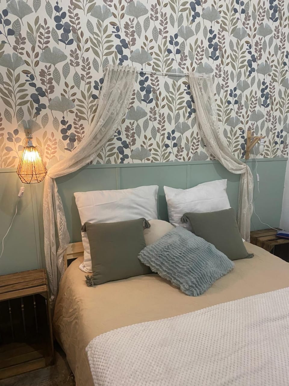 Bed, Bedroom
