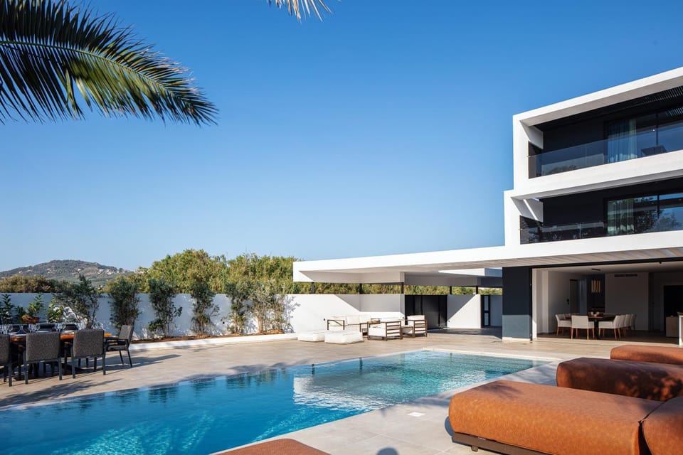 Property building, Swimming pool