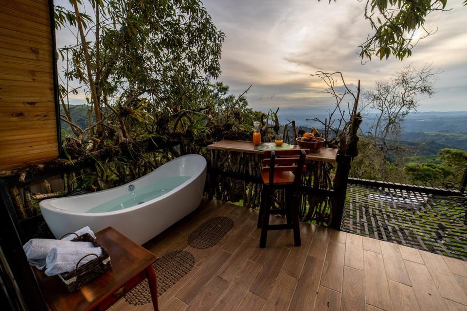 Balcony/Terrace, Mountain view, Bath