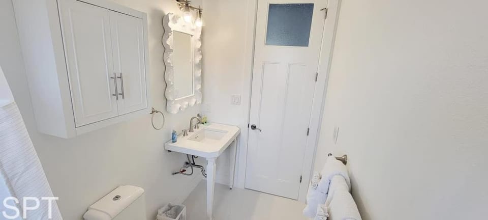 Bathroom, Bath