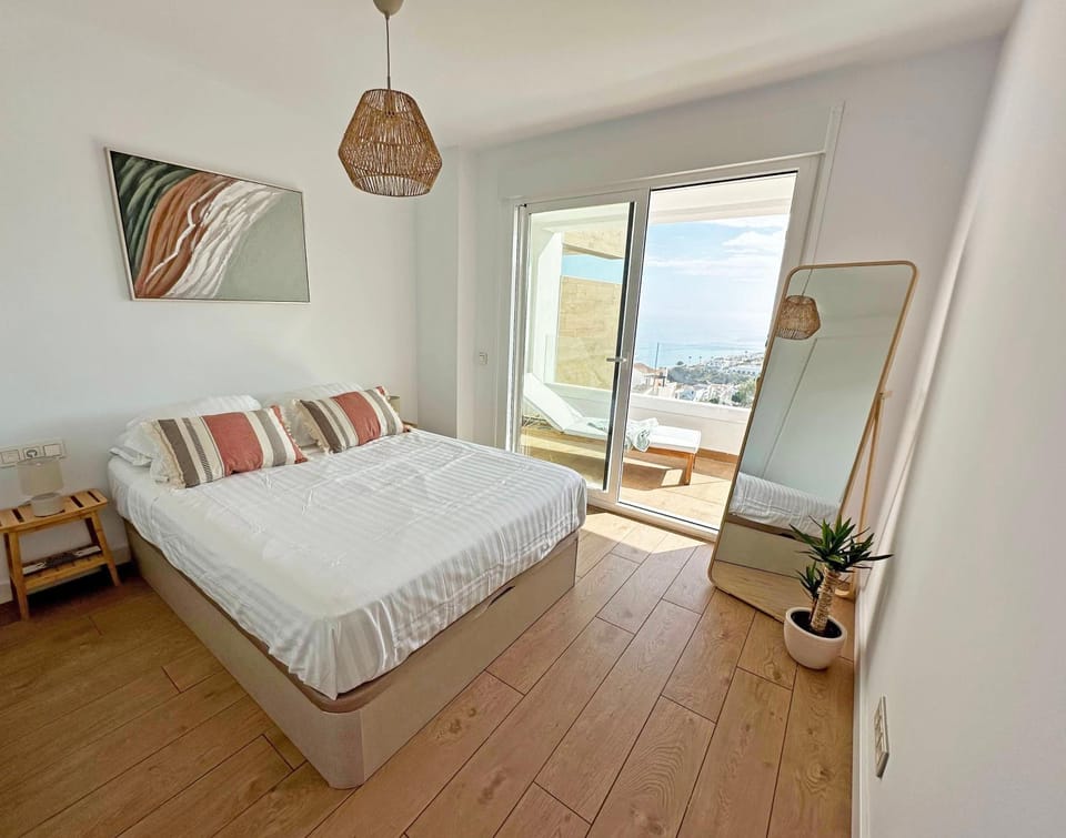 Bed, Bedroom, Sea view