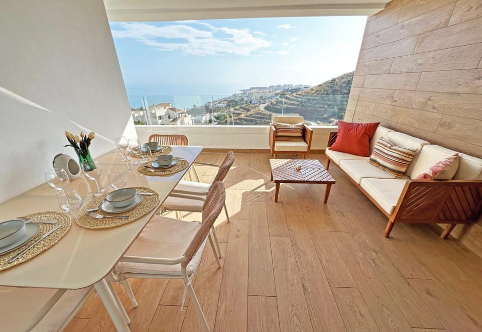 Day, Balcony/Terrace, Dining area, Mountain view, Sea view
