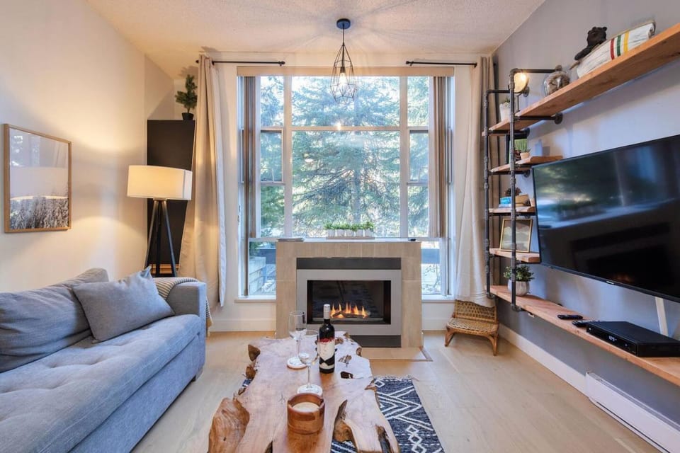 Glacier Lodge Premiere Suite Apartment in Whistler