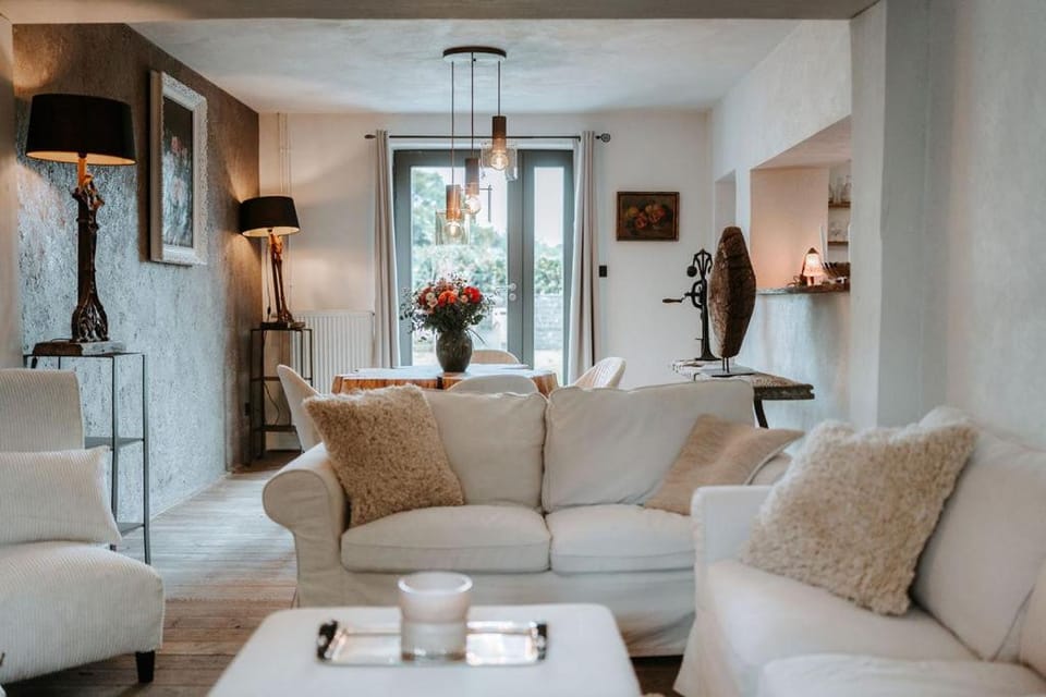 Les Soeurettes House in Wallonia, Belgium