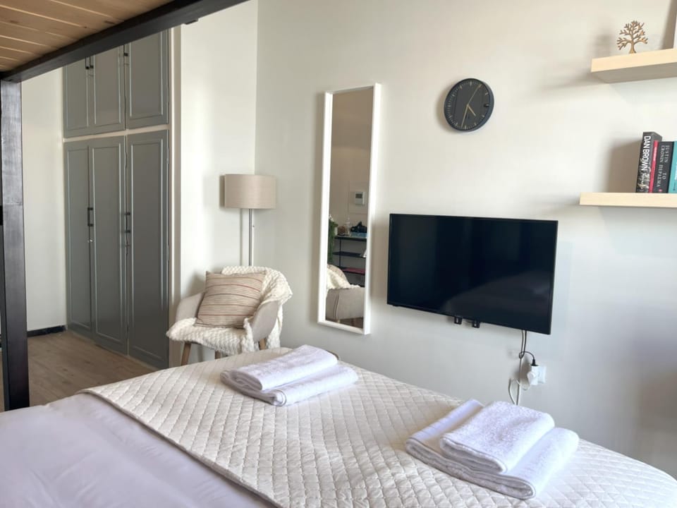 TV and multimedia, Decorative detail, Bedroom